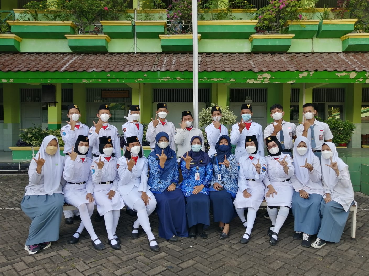 Sma Negeri Jakarta Menyelenggarakan Upacara Bendera Dalam Rangka